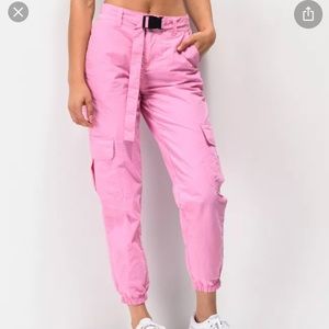 Buckle belt pink cargo pants
